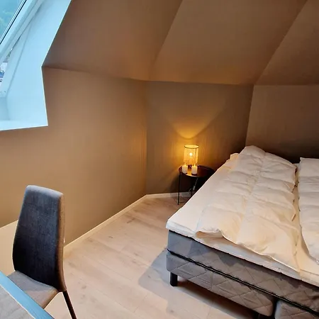 Floor In The Middle Of Town - Great Beds Bergen
